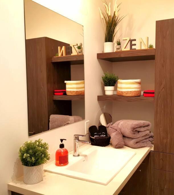 شقة Penthouse With Free Indoor Parking Downtown مدينة كويبيك المظهر الخارجي الصورة